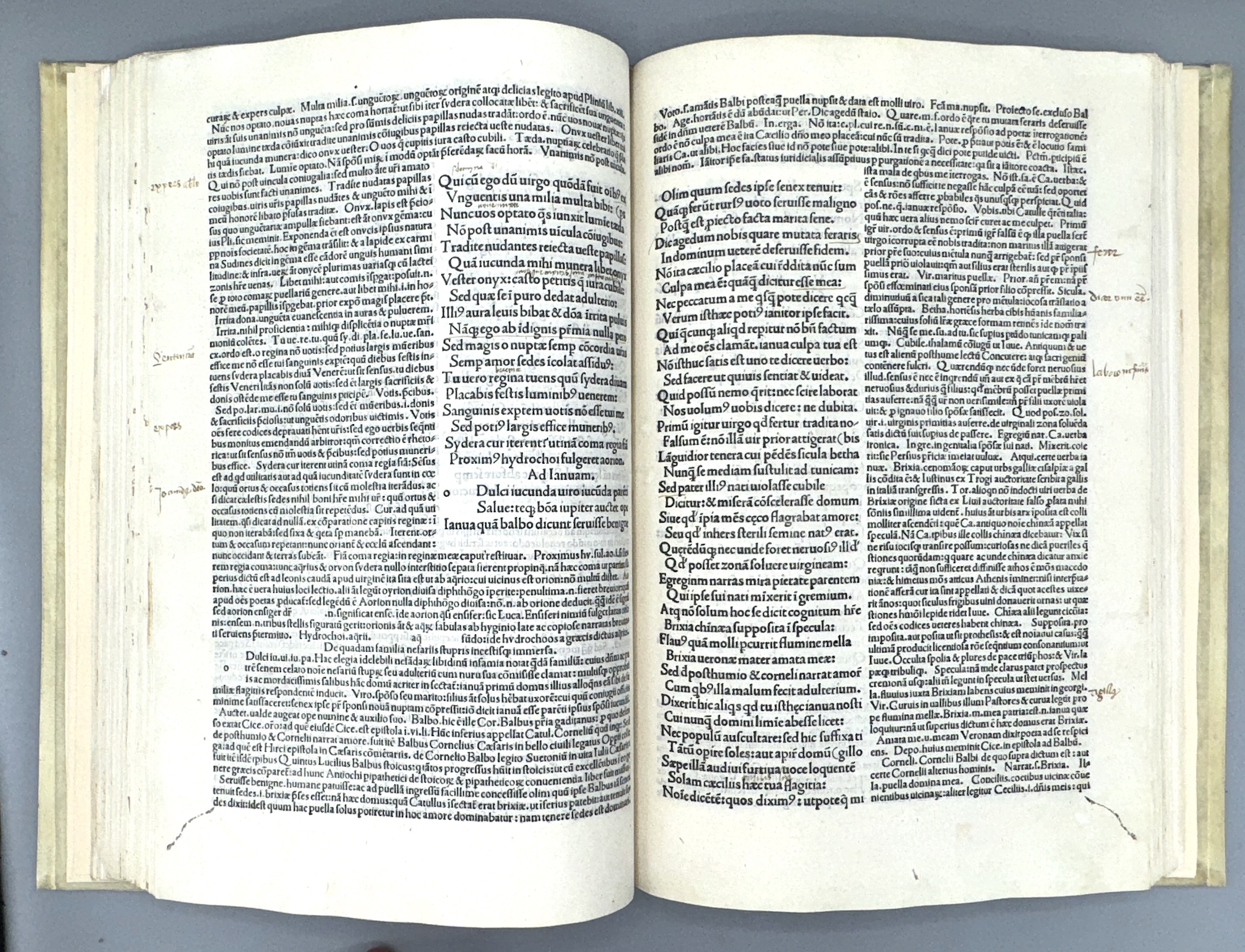 Tibullus, Catullus, Propertius cum comento (sic). [Elegiae, Carmina, Elegiae].